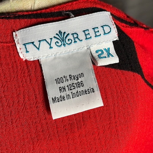 Ivy Reed Red Top Black long sleeve size 2x - Picture 5 of 5